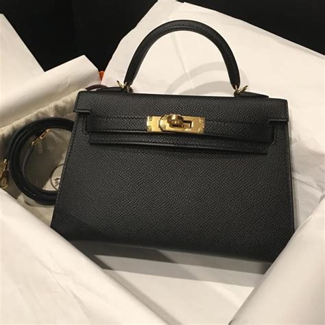 HERMÈS Kelly Handbag .